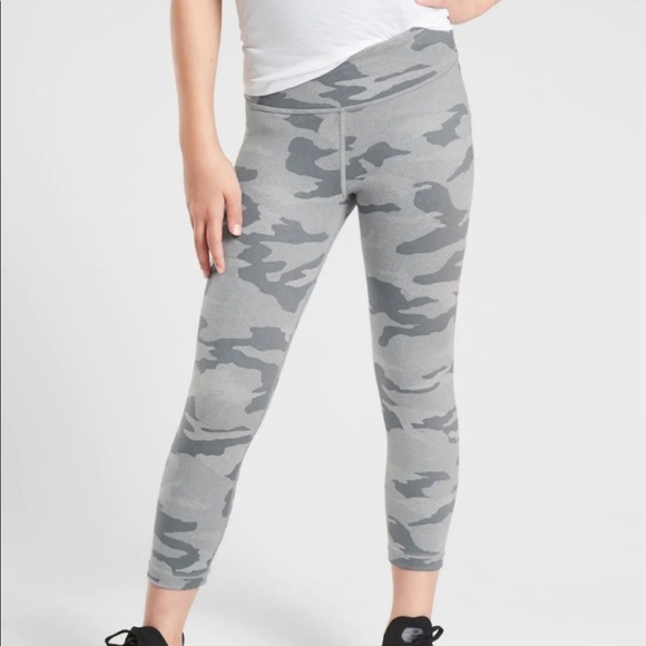 Athleta Other - Athleta Girl Grey Camo Capri (S/7) EUC